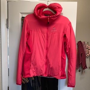 Arcteryx lightweight down hooded jacket sz L